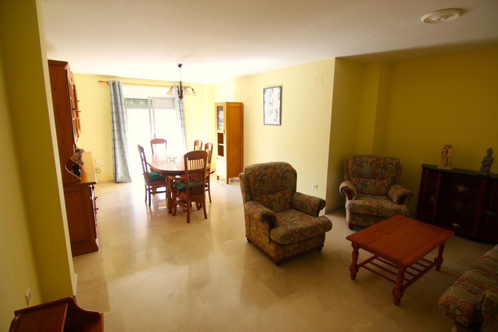 Appartement à vendre avec 4 chambres et grande terrasse au centre de Benitatxell.