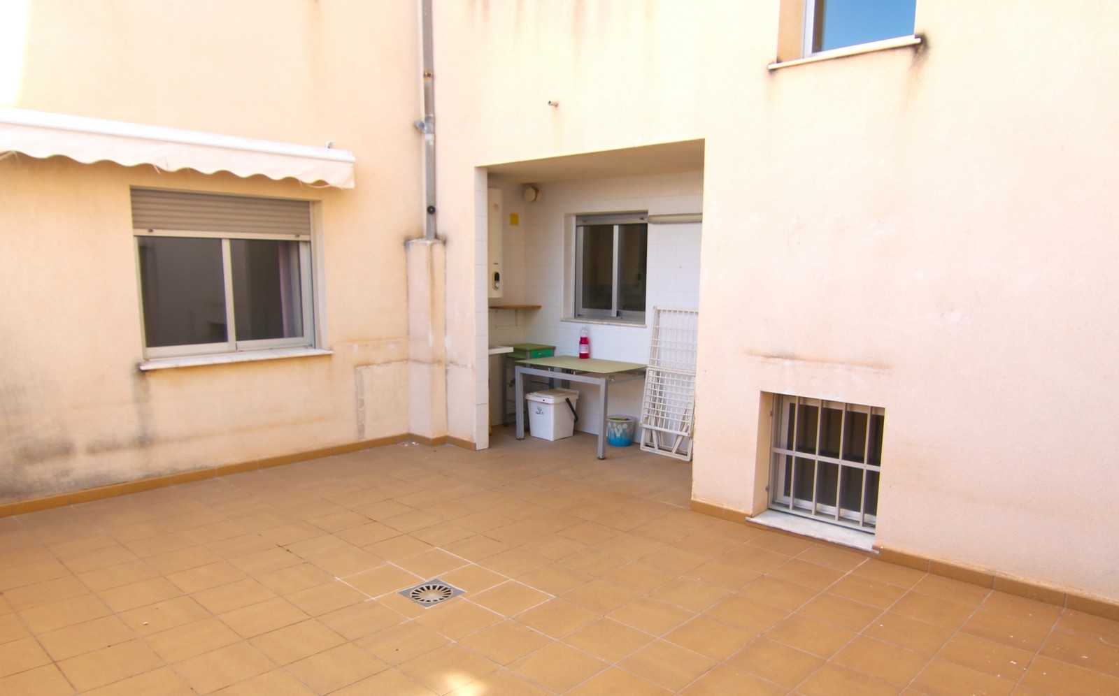 Appartement à vendre avec 4 chambres et grande terrasse au centre de Benitatxell.