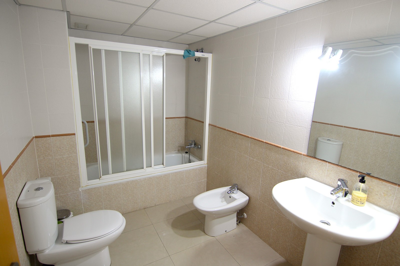Appartement à vendre avec 4 chambres et grande terrasse au centre de Benitatxell.