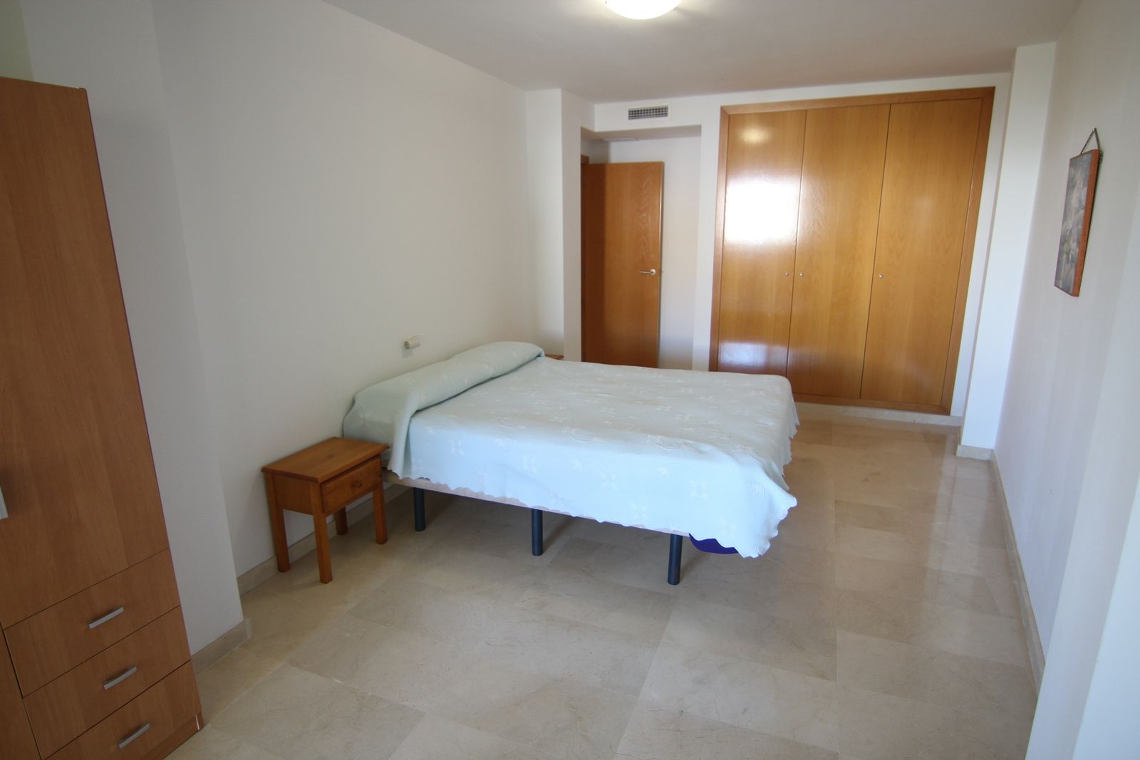 Appartement à vendre avec 4 chambres et grande terrasse au centre de Benitatxell.
