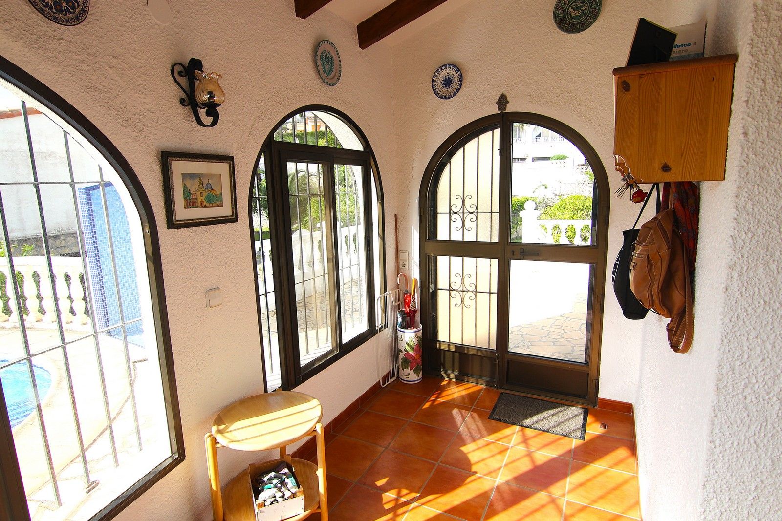 Villa à vendre dans un quartier calme de Portet avec piscine.