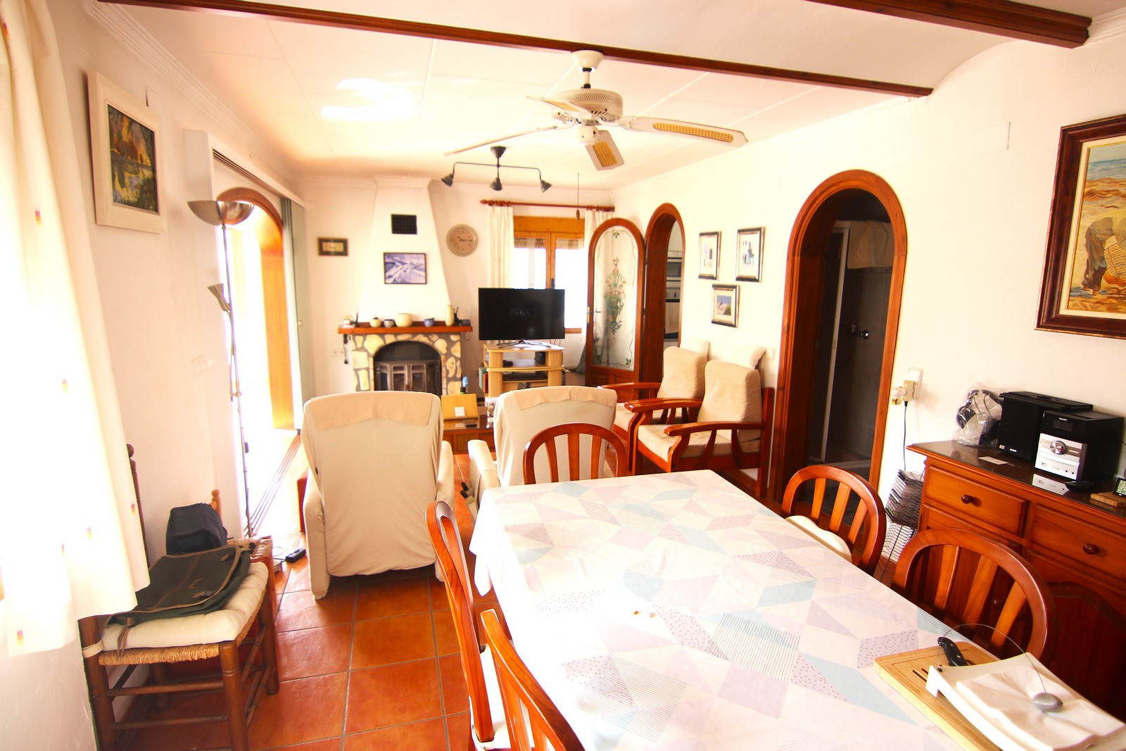 Villa à vendre dans un quartier calme de Portet avec piscine.