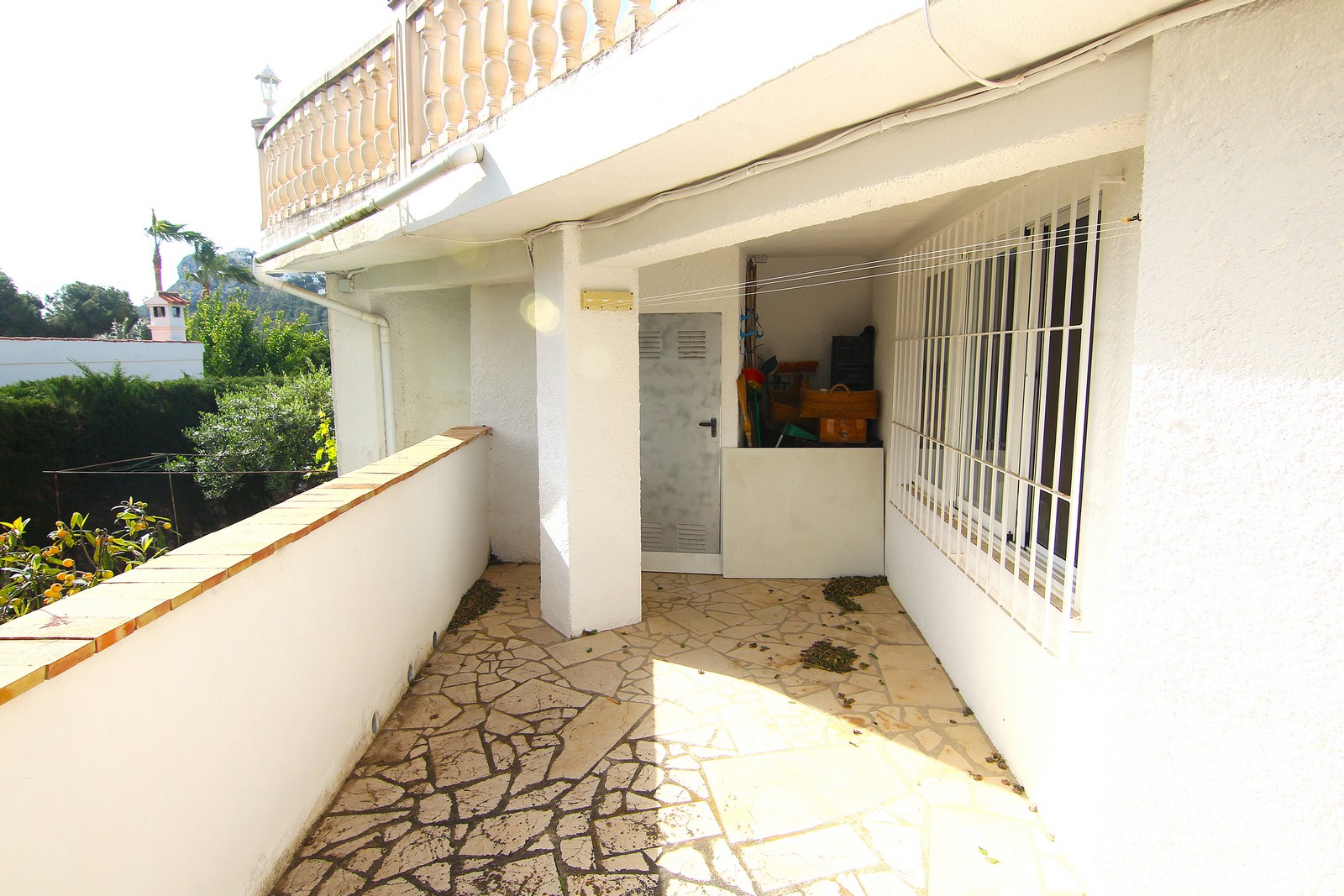 Villa à vendre dans un quartier calme de Portet avec piscine.