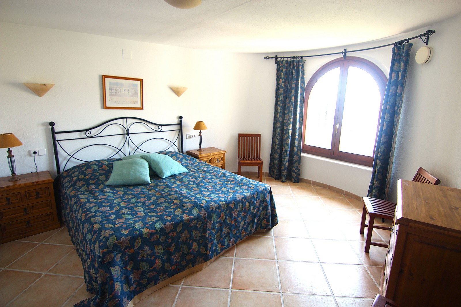 Villa avec piscine et vues spectaculaires sur la mer à Cumbre del Sol.