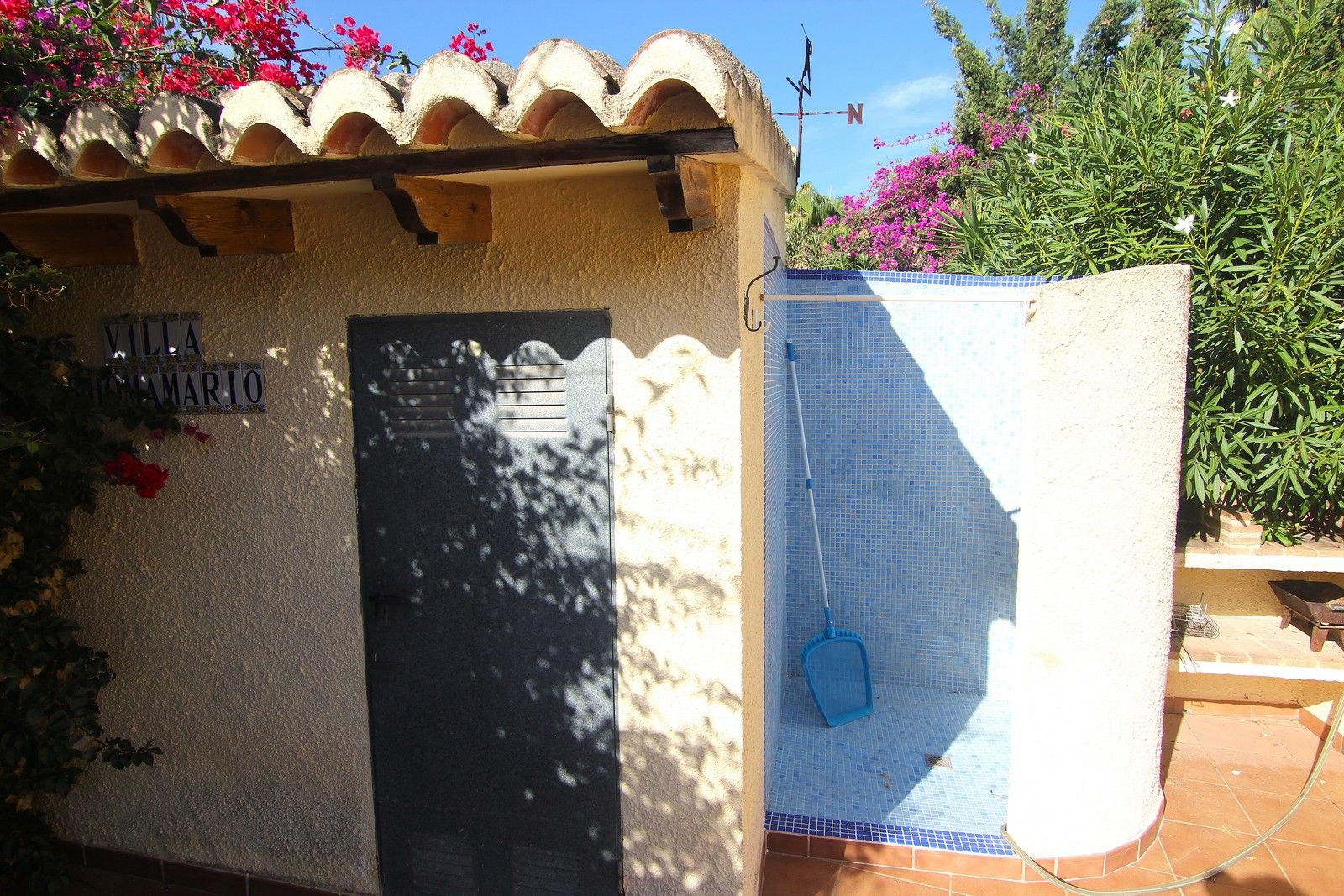 Villa à vendre très calme avec piscine et vues panoramiques.