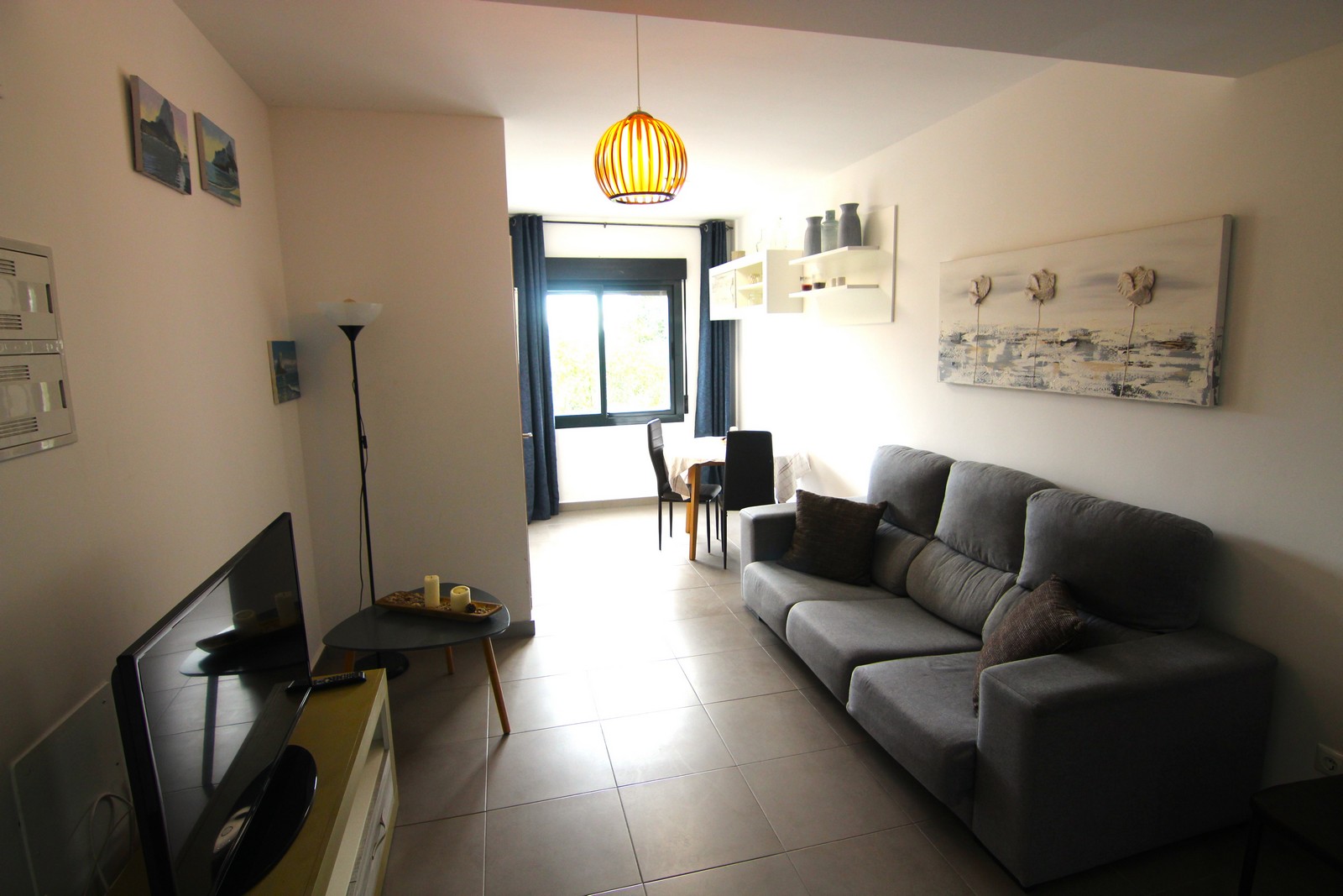 Appartement à vendre avec vue panoramique et piscine.