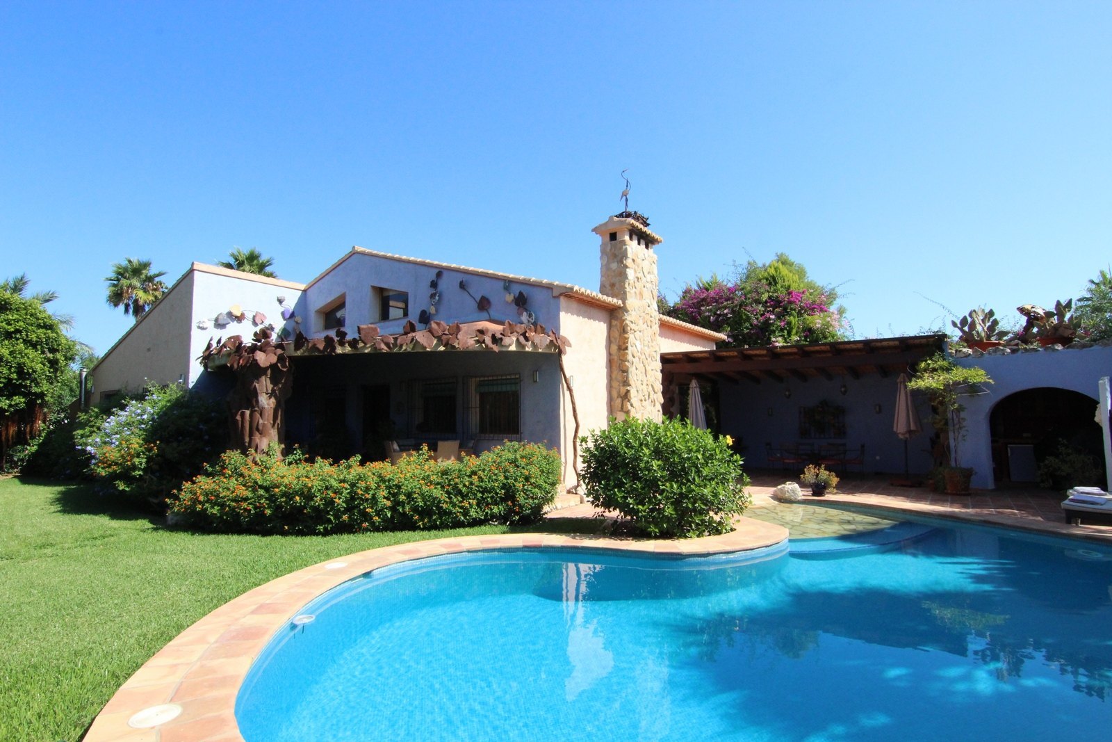 Villa à vendre à Jávea créée par Toni Mari, sculpteur.