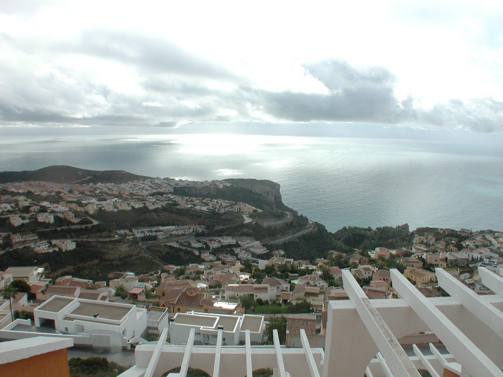 Appartement à vendre avec vue spectaculaire sur la mer à Cumbre del Sol.