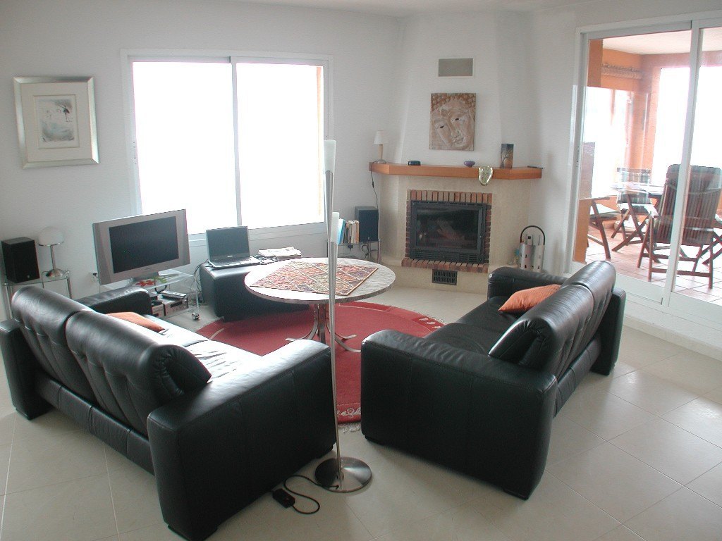 Appartement à vendre avec vue spectaculaire sur la mer à Cumbre del Sol.